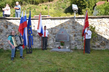 SPOMIN NA PADLE BORCESPOMIN NA PADLE BORCE